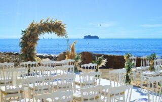 Decoración floral para eventos en Málaga con un elegante ramo diseñado por Sonia Salguero de Esencia Floral