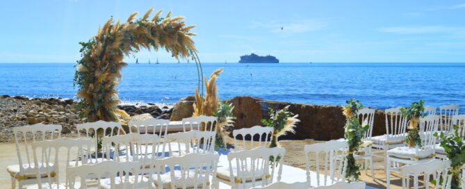 Decoración floral para eventos en Málaga con un elegante ramo diseñado por Sonia Salguero de Esencia Floral